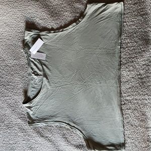 NWT AE Cropped Flowy Muscle Tank